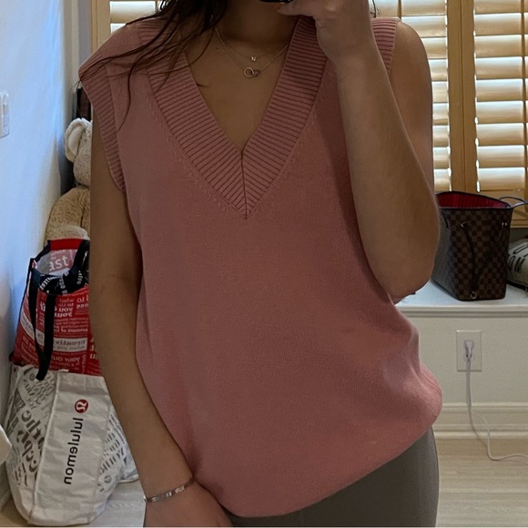 Aritzia Tops Aritzia Sweater Vest Poshmark
